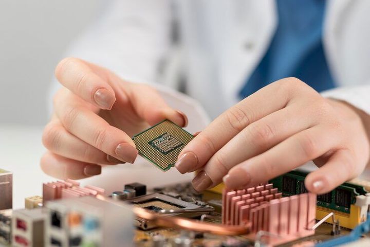 Semiconductors in Electronics: A Complete Guide to Basics, Types, and Modern Applications