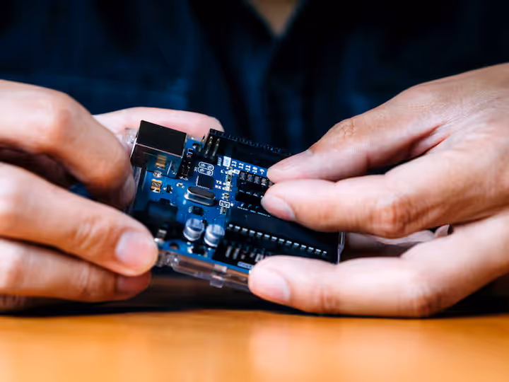 Easy Guide to Semiconductor Concepts: Understanding the Basics of Modern Electronics