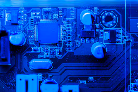 Why Smaller Chips Are More Powerful: Understanding Modern Semiconductor Technology